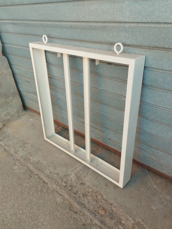 estructura colgar reloj caja luz hierro 81.8x81.8x10.4 2u